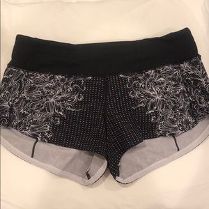 Lululemon run time short 2.5”
